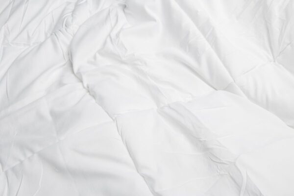 White Medium Weight Hypoallergenic Twin Down Alternative Comforter Duvet insert - Image 3