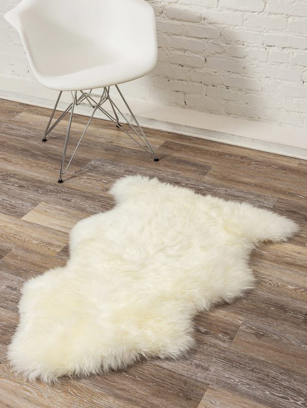 2' x 3'  White Natural New Zealand Sheepskin Wool Area Rug - Image 4