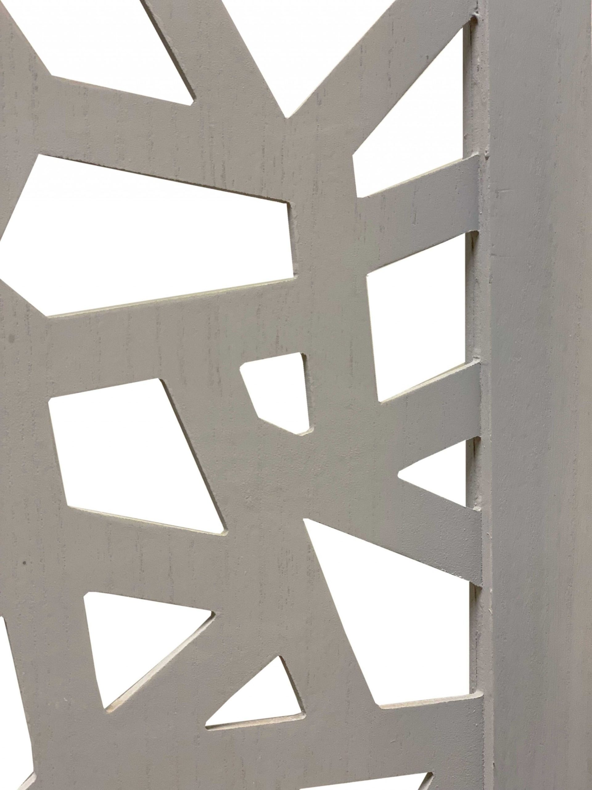 67 x 1.5 x 50 Gray Wood Screen - Image 3