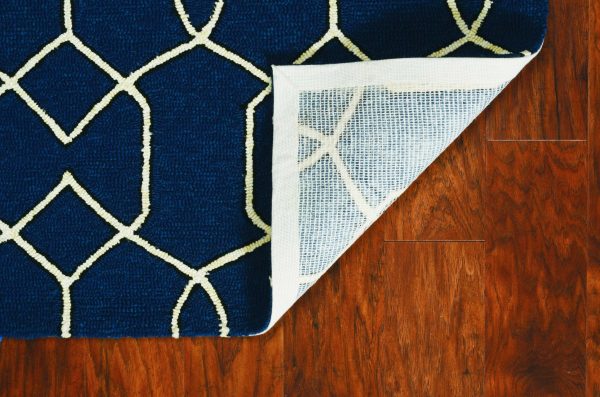 7'x10' Navy Blue Hand Hooked UV Treated Trellis Indoor Outdoor Area Rug - Image 3