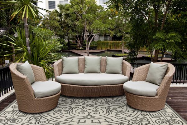 3'x5' Ivory Grey Hand Hooked UV Treated Greek Key Medallion Indoor Outdoor Area Rug - Image 2
