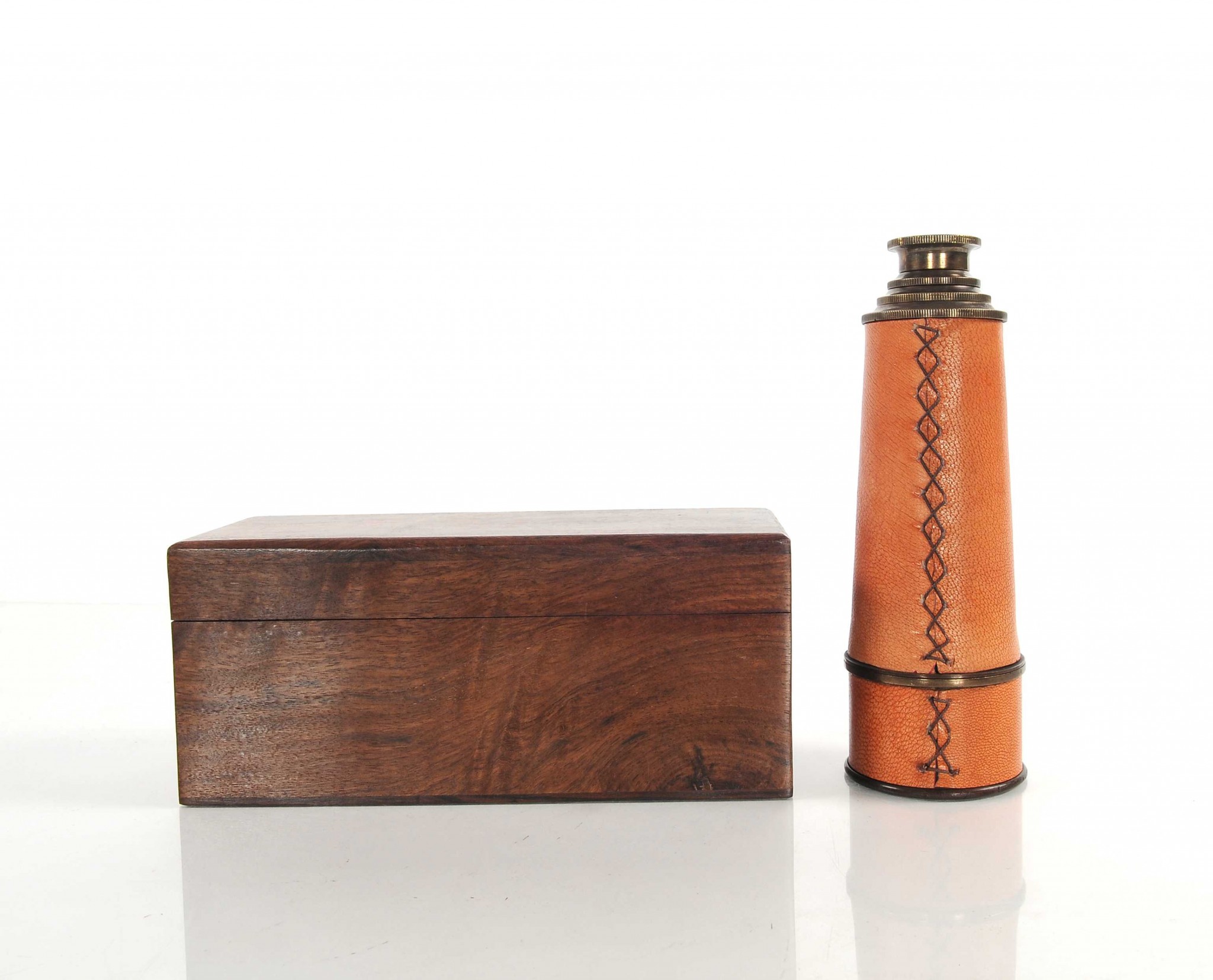 2.25" x 16" x 2.25" Handheld Telescope in Wood Box - Image 3