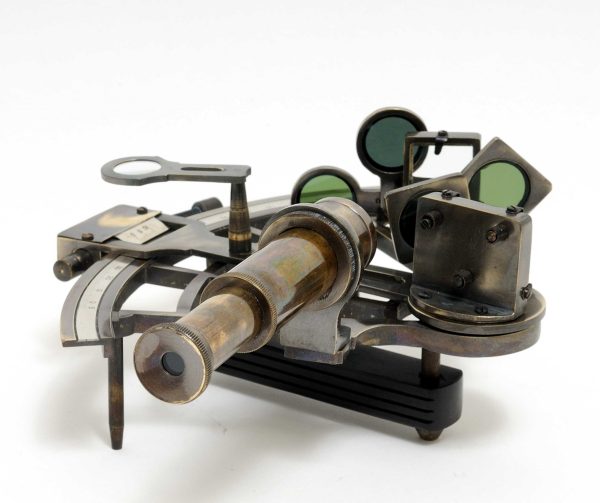 4" x 4" x 2.5" Nautical Sextant in Leather Case Small - Image 4