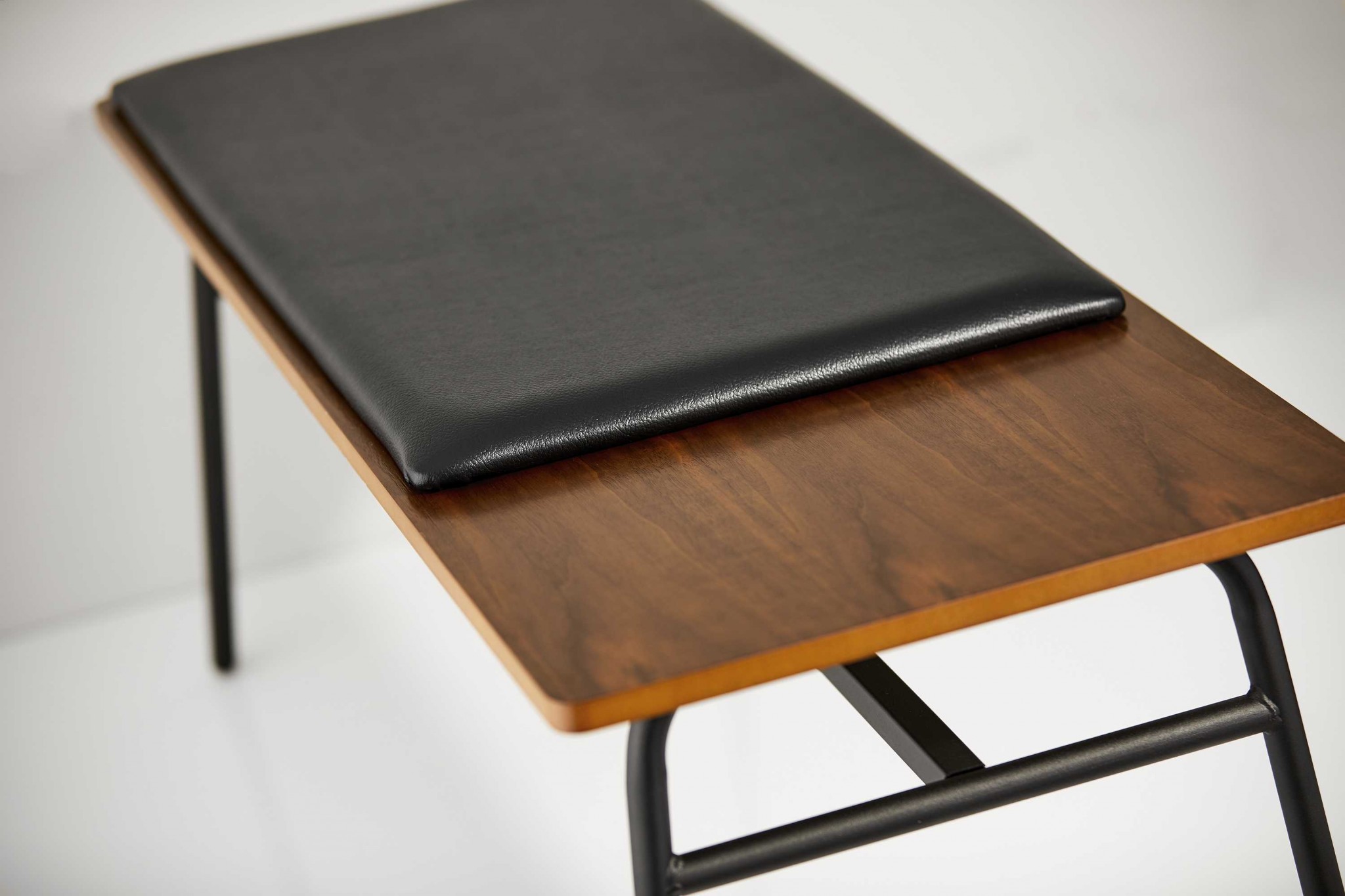 39" X 15.75" X 16.5" Walnut Bench - Image 5