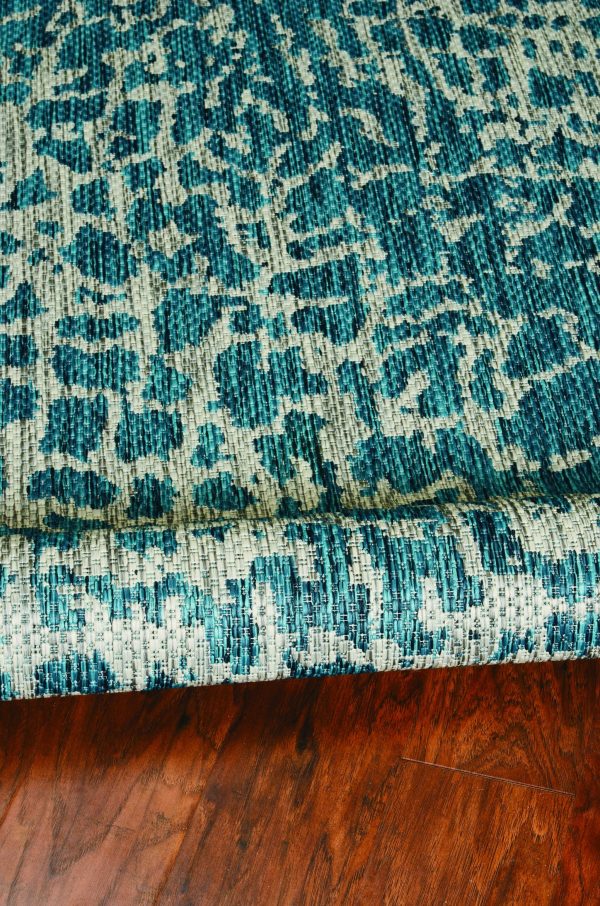 8' Teal Machine Woven UV Treated Animal Print Indoor Outdoor Round Area Rug - Image 4
