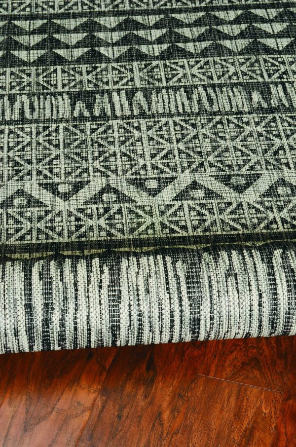 8' Charcoal Machine Woven UV Treated Scandinavian Indoor Outdoor Round Area Rug - Image 4