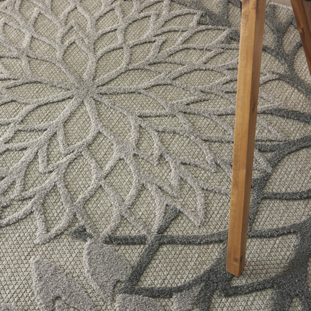 5?x 8?Silver and Gray Indoor Outdoor Area Rug - Image 5