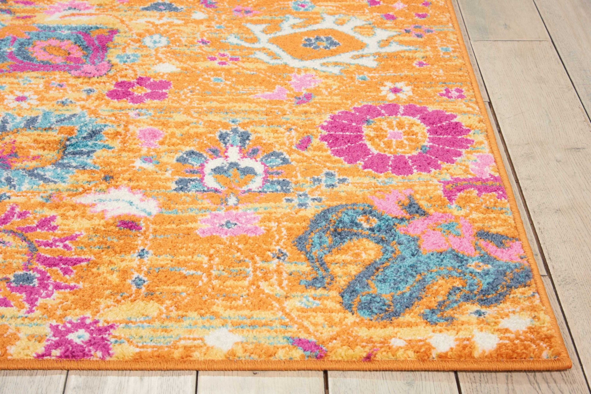 4?x 6?Sun Gold and Navy Distressed Area Rug - Image 5