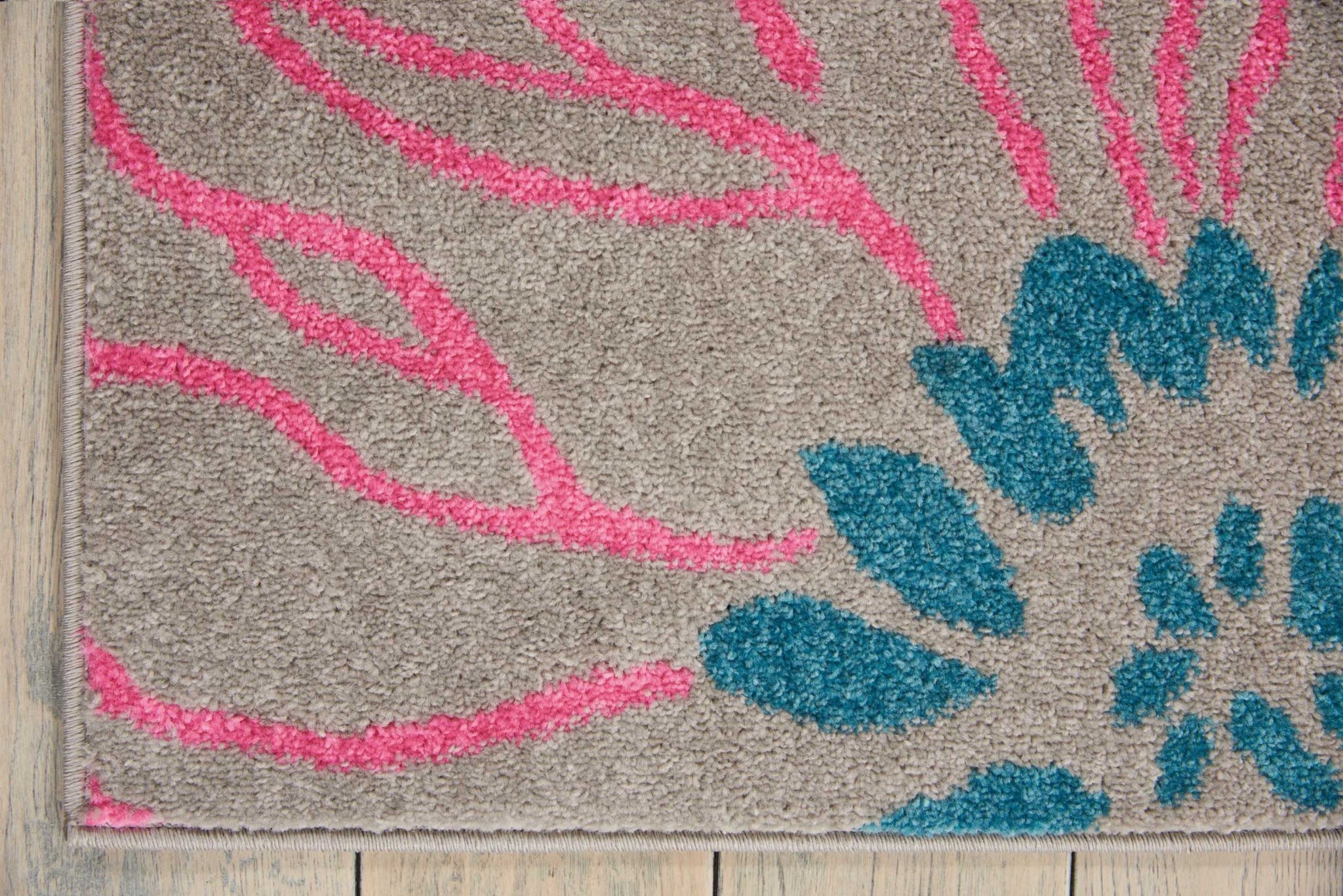 5?x 7?Gray and Pink Tropical Flower Area Rug - Image 2