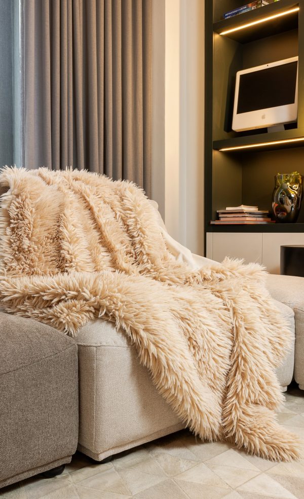 Chunky Flokati Faux Wool Off White Throw Blanket - Image 3
