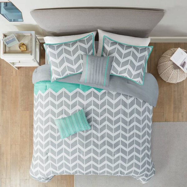 King size Reversible Comforter Set in Grey White Aqua Teal Chevron Stripe - Image 2