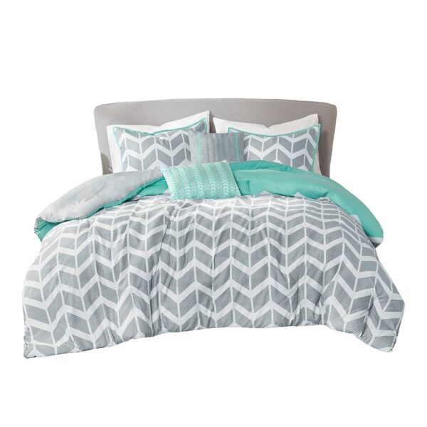 King size Reversible Comforter Set in Grey White Aqua Teal Chevron Stripe - Image 3