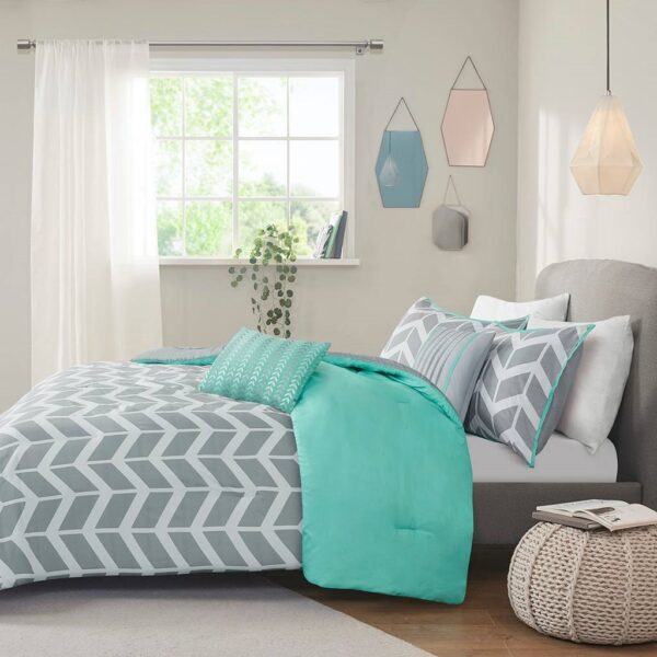 King size Reversible Comforter Set in Grey White Aqua Teal Chevron Stripe - Image 5