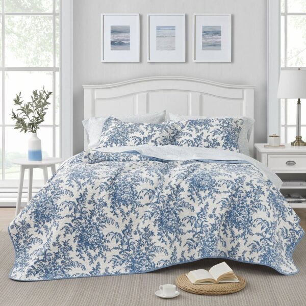 King size 3 Piece Bed-in-a-Bag Reversible Blue White Floral Cotton Quilt Set - Image 3