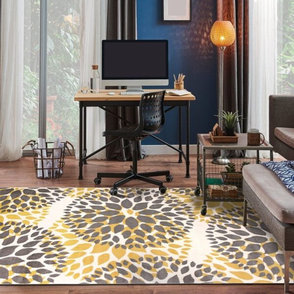 5' x 7' Grey Yellow Floral Woven Stain Resistant Polypropylene Area Rug - Image 4