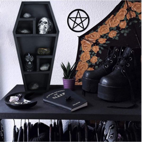 Halloween Coffin Shelving Is Ghostly Gothic - Image 4