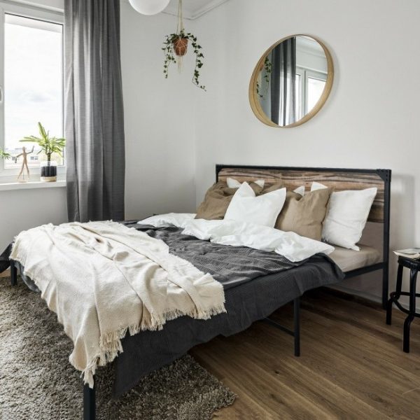 Rustic FarmHome Metal Wood Platform Bed Frame in Full Size - Image 4